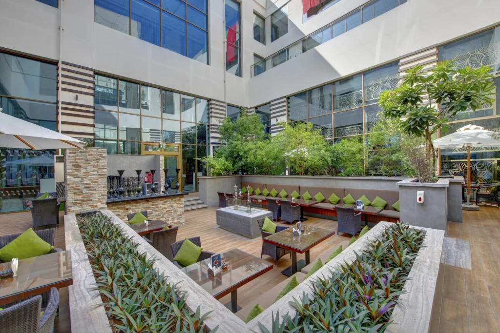 Dining Area in Metropolitan