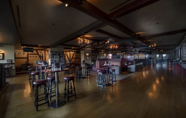 Red Lion Restaurant - Metropolitan Hotel