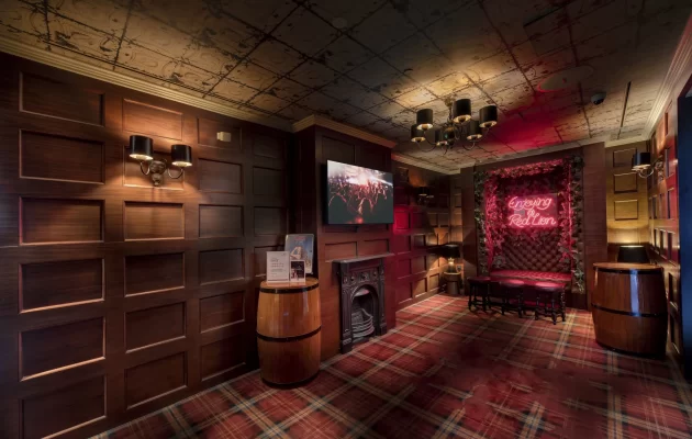 Red Lion Restaurant - Metropolitan Hotel