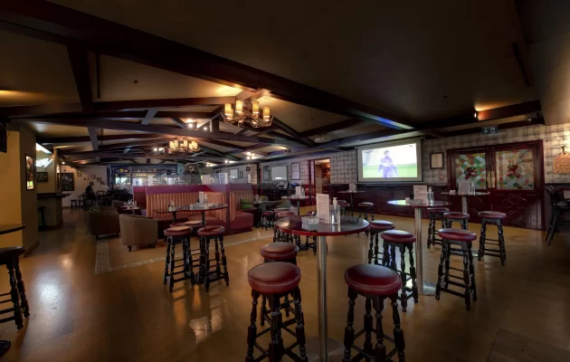 Red Lion Restaurant - Metropolitan Hotel