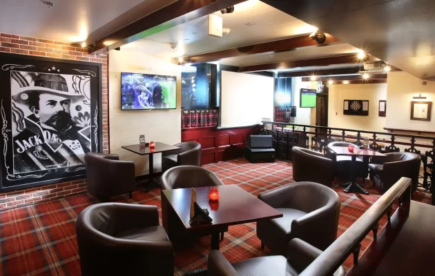 TheRedLion-Dubai British Pub- Metropolitan Hotel - indoor seating